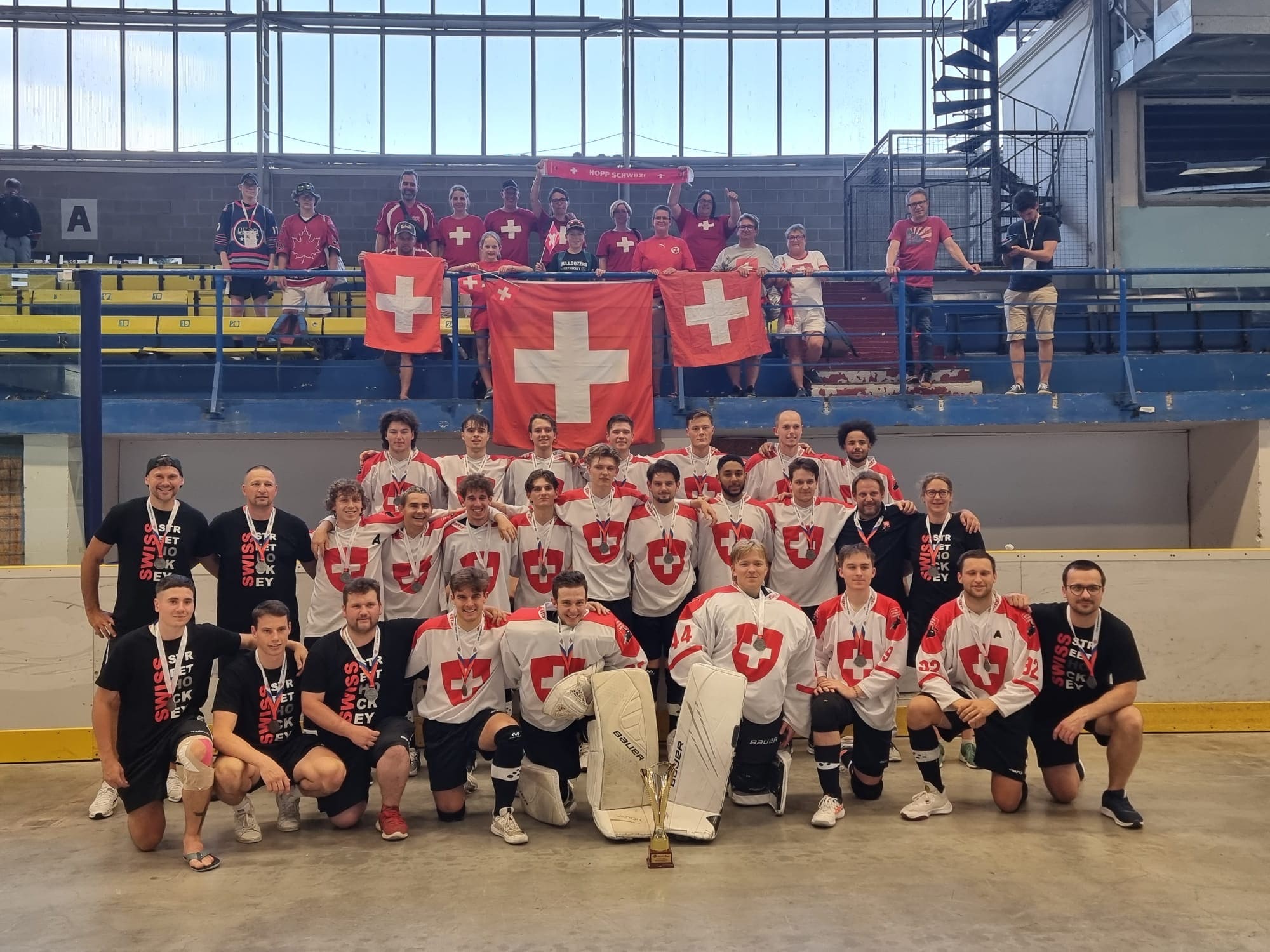 Équipe nationale : le headcoach Tibor Kapánek élu « entraîneur de l’année 2023 » par l’ISBHF